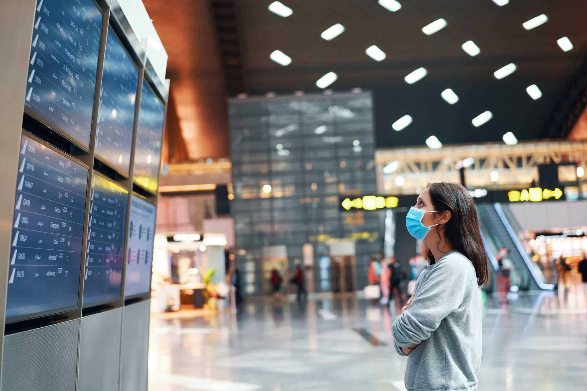 ¿Qué controles se realizan en los aeropuertos españoles para prevenir la expansión del coronavirus?