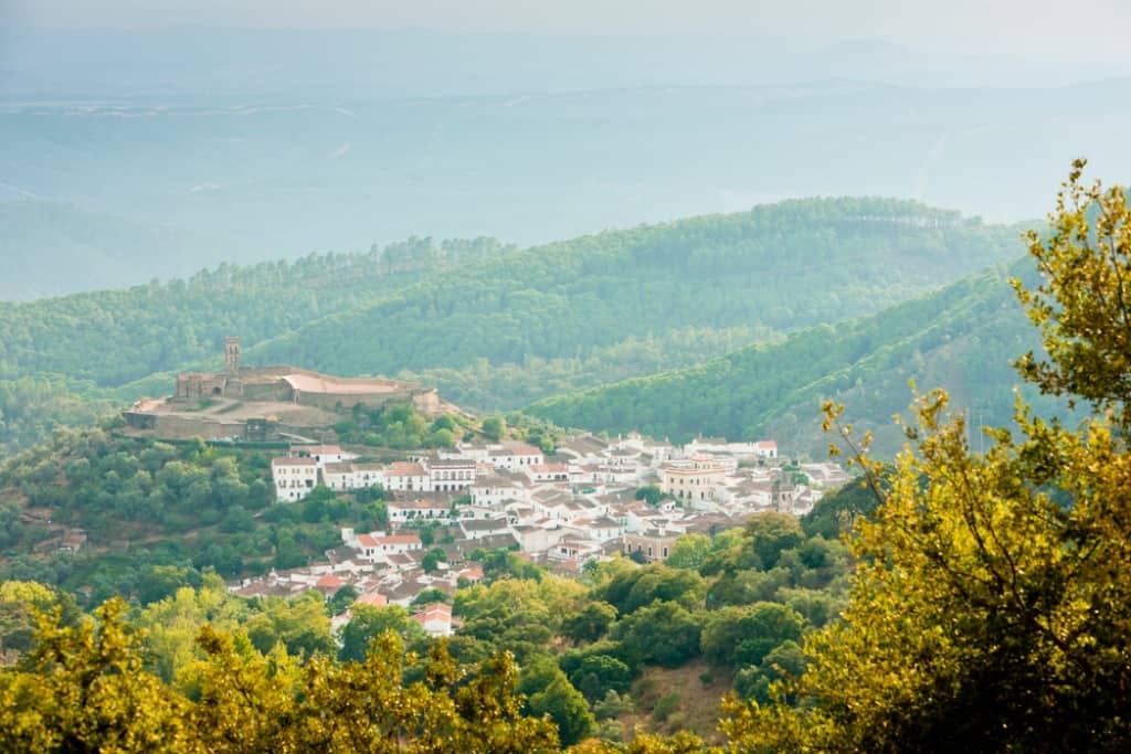 Viajar al sur de España para descubrir pueblos con encanto de la ruta de los Pueblos Blancos de Andalucía.
