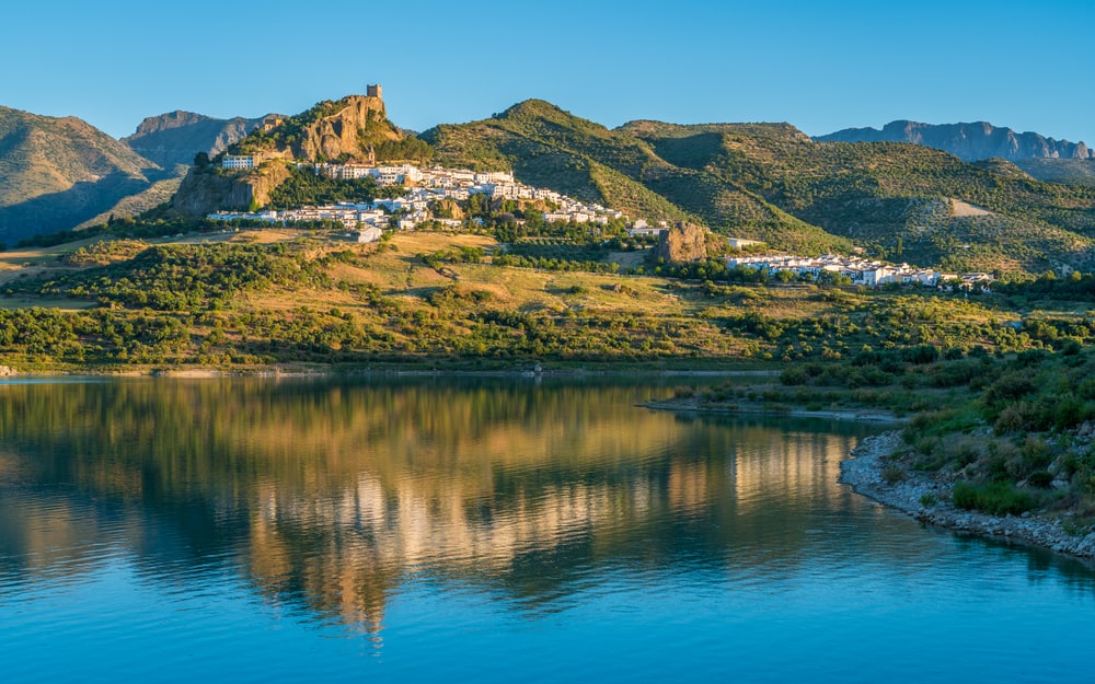 Atrévete a viajar por una Cádiz muy rural que ofrece actividades deportivas para toda la familia en plena naturaleza.