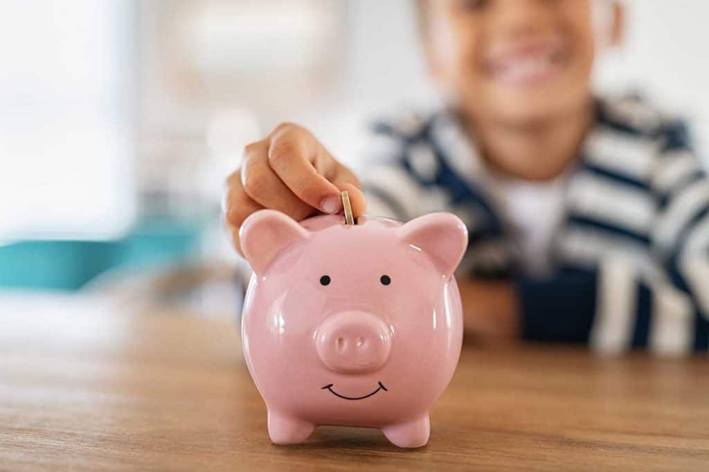 Cómo ahorrar dinero en casa con la factura de la luz